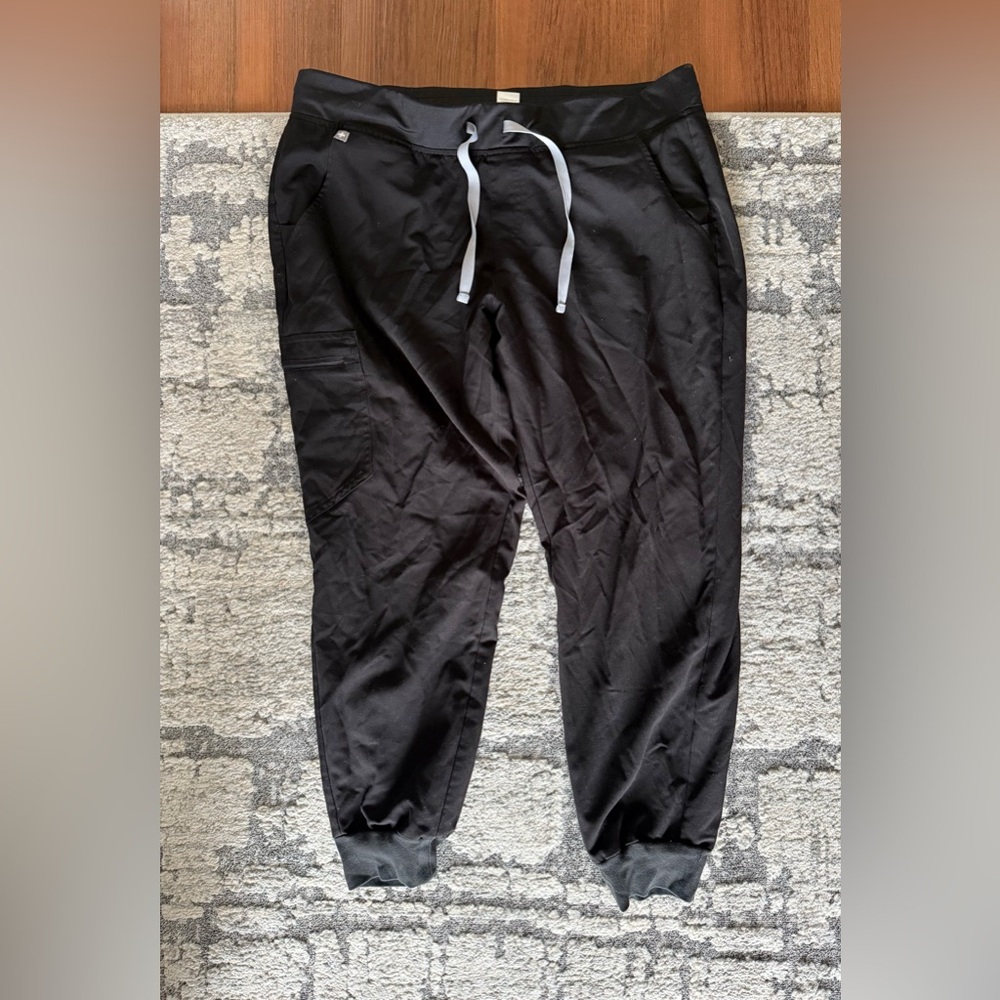 Figs Black Jogger Scrub Pants (NEVER WORN)